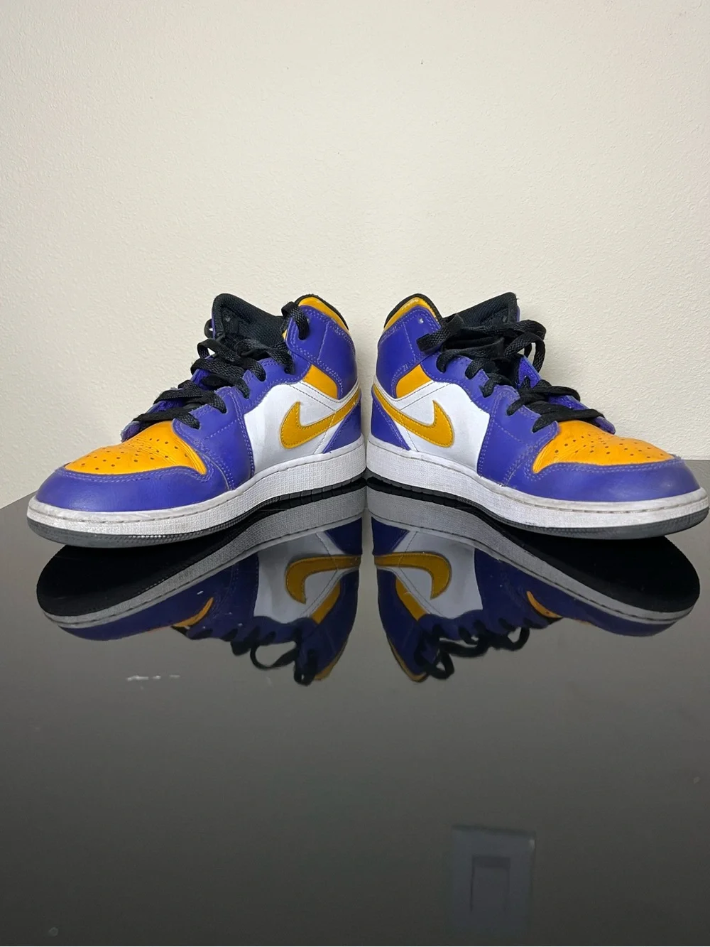 Nike Air Jordan 1 Mid Lakers GS Size 5Y Purple Gold Sneakers